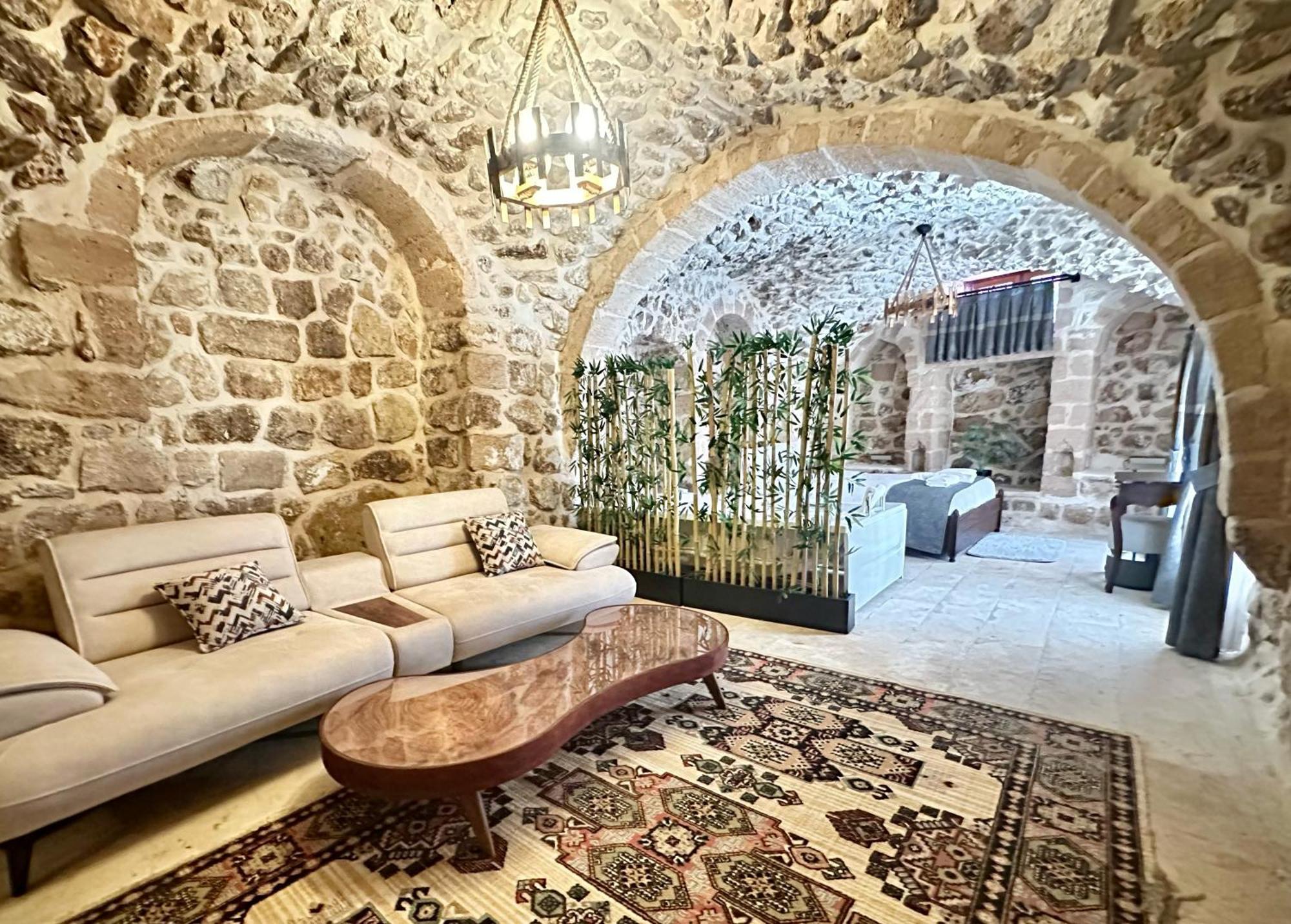 Arev Hotel Mardin Exterior photo